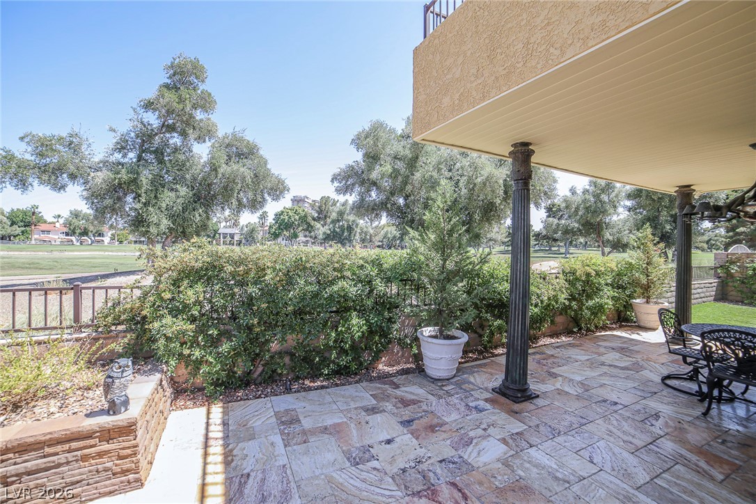 2863 Queens Courtyard Drive Property Photo 59
