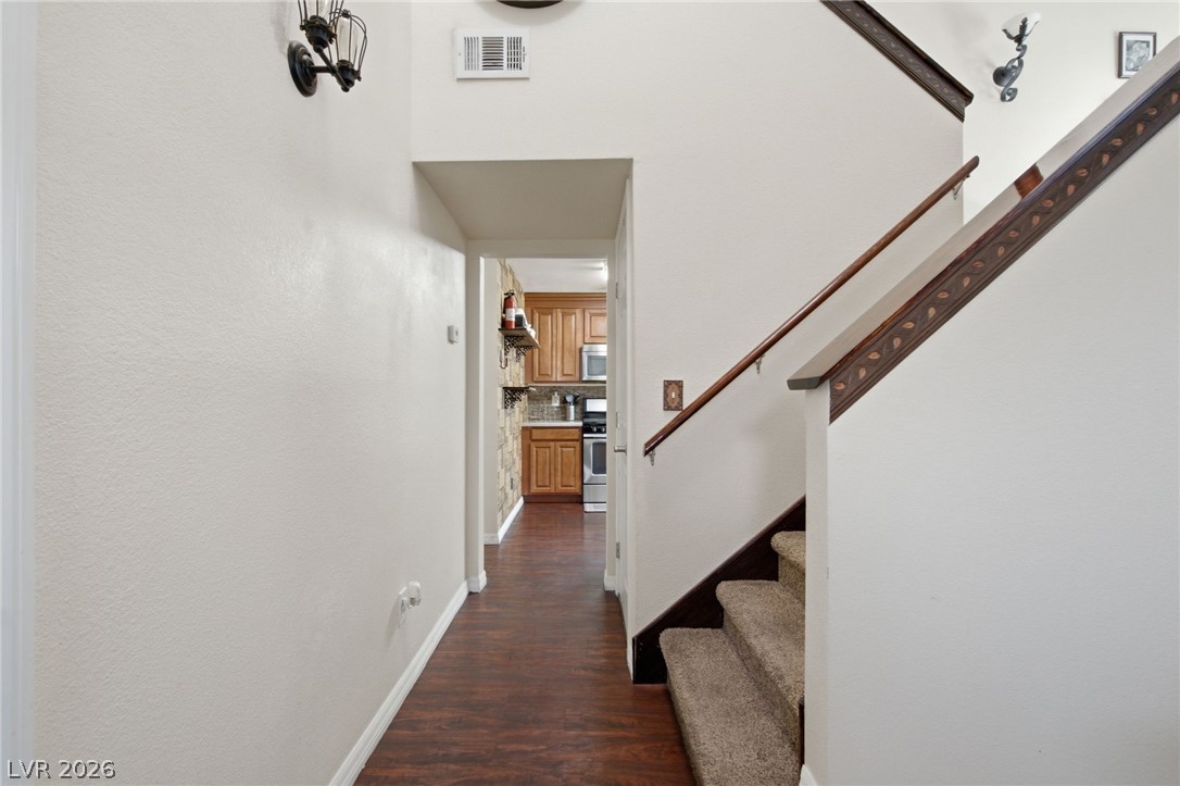 7164 Paradise Bay Drive Property Photo 4
