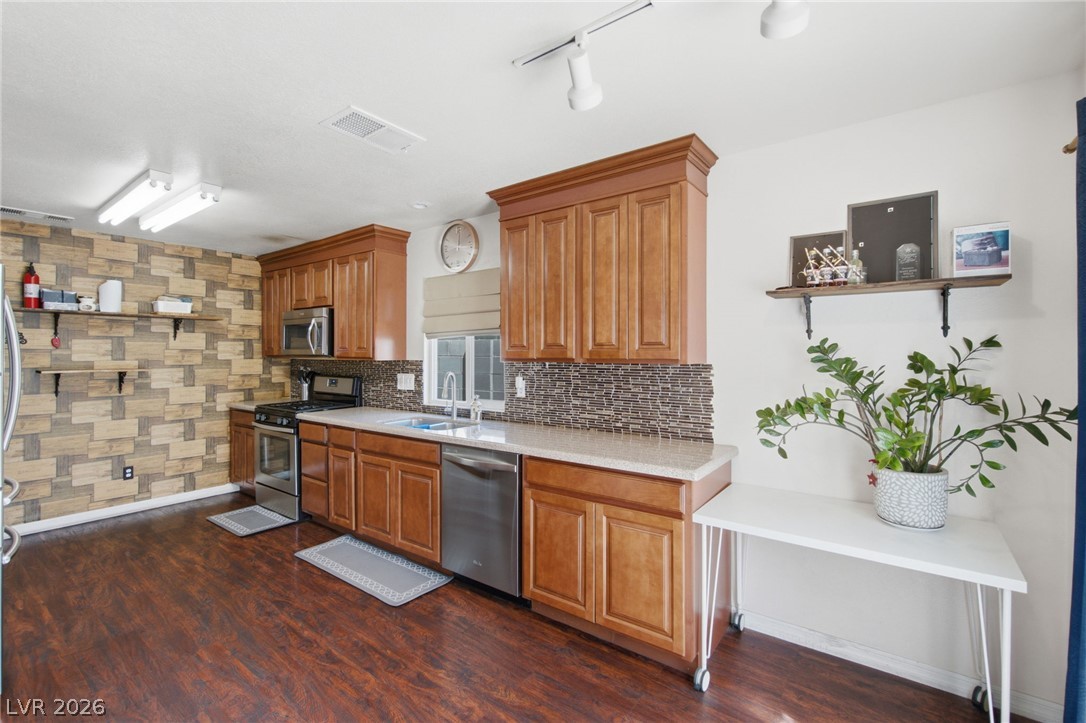 7164 Paradise Bay Drive Property Photo 10