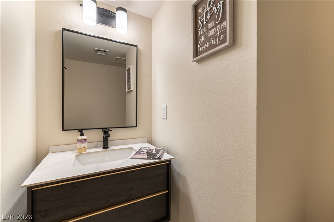 2845 Queens Courtyard Drive Property Photo 12