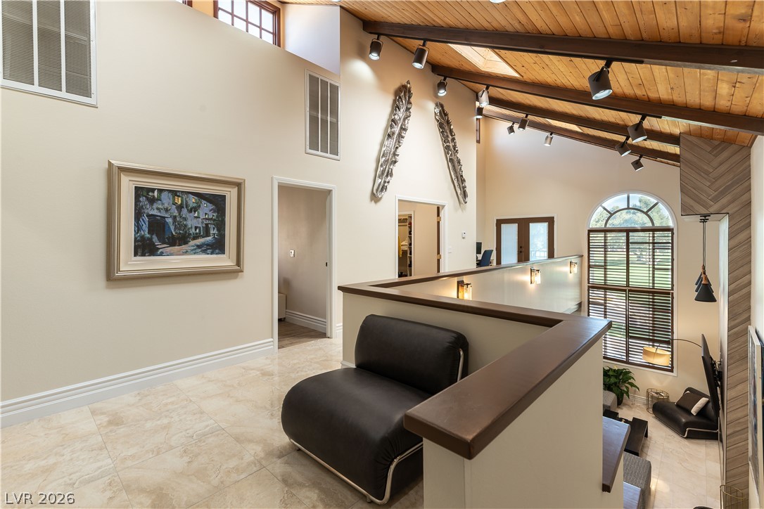 2845 Queens Courtyard Drive Property Photo 13