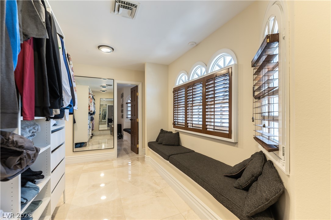 2845 Queens Courtyard Drive Property Photo 21