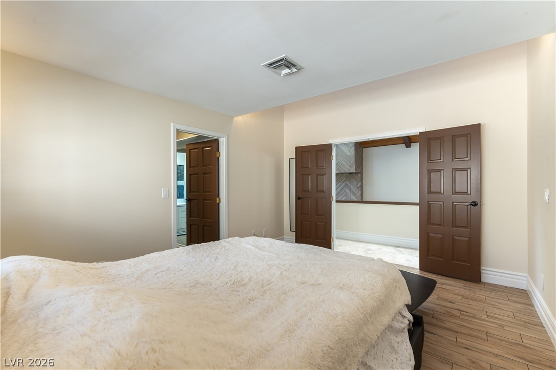 2845 Queens Courtyard Drive Property Photo 23
