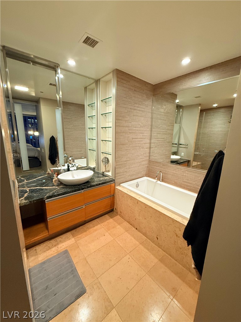 3722 Las Vegas Boulevard 2001 Property Photo 11