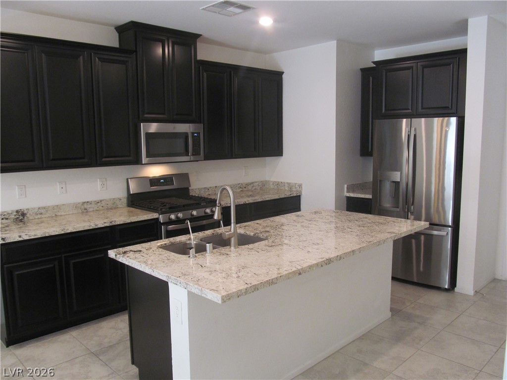 823 Grand Country Avenue Property Photo 8