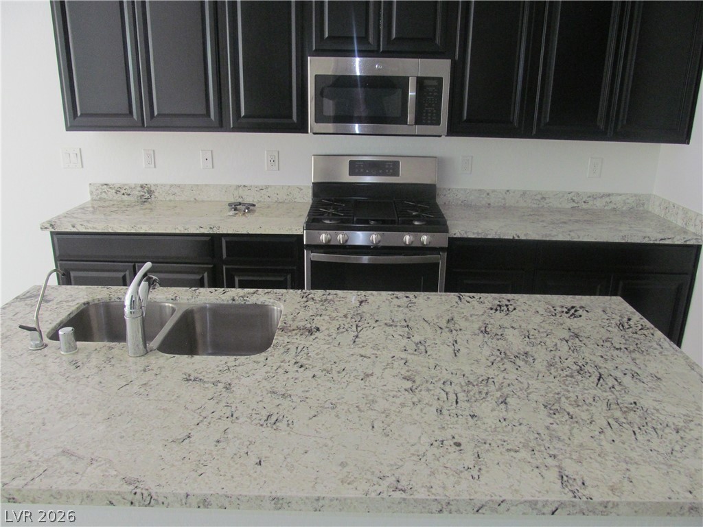823 Grand Country Avenue Property Photo 9