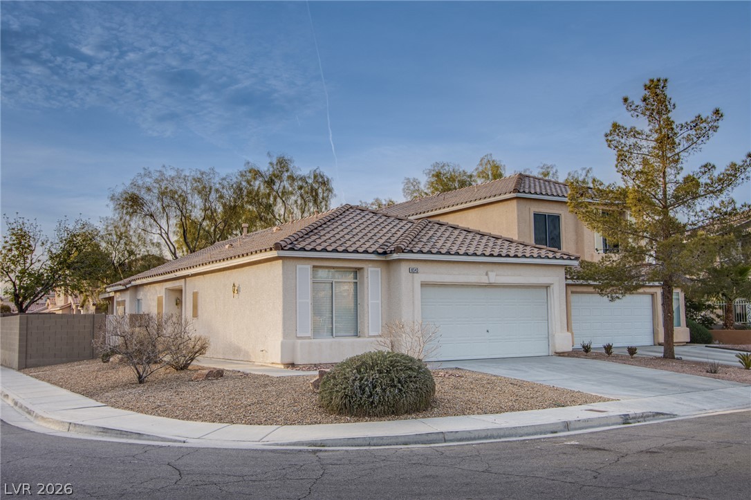 8543 Ebony Hills Way Property Photo 3