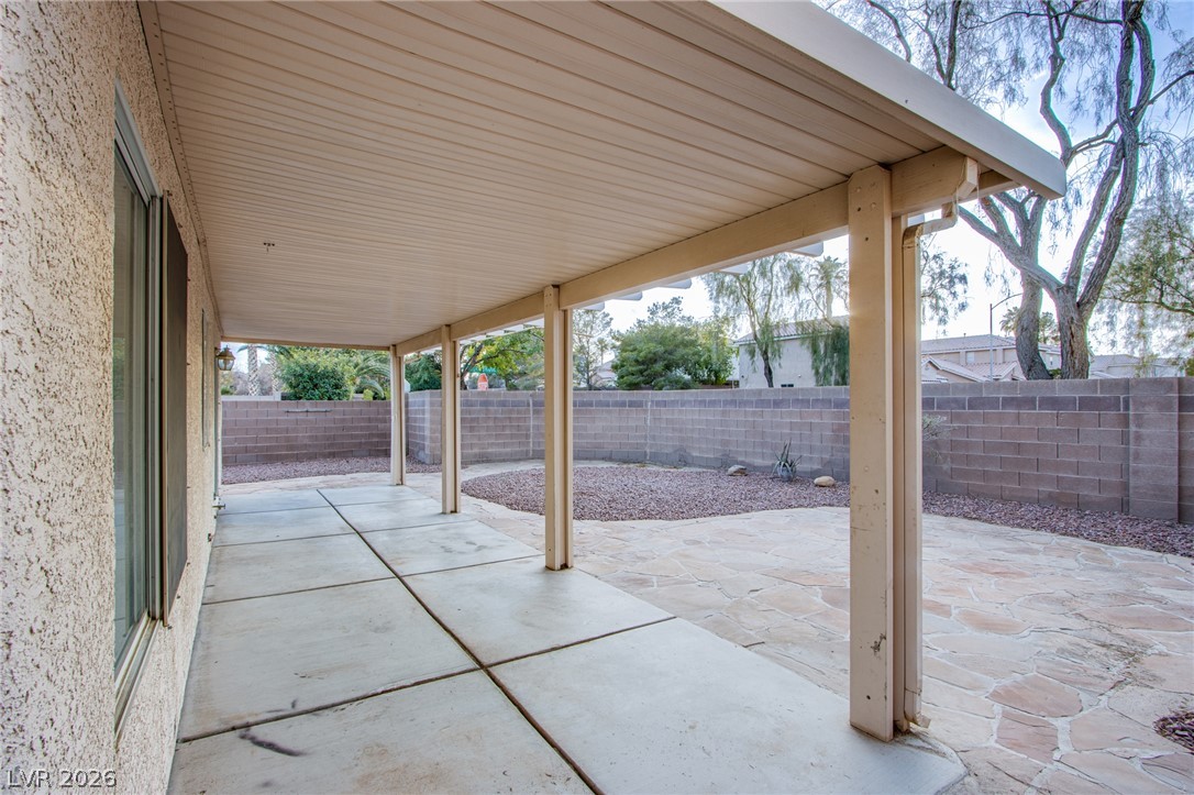 8543 Ebony Hills Way Property Photo 7