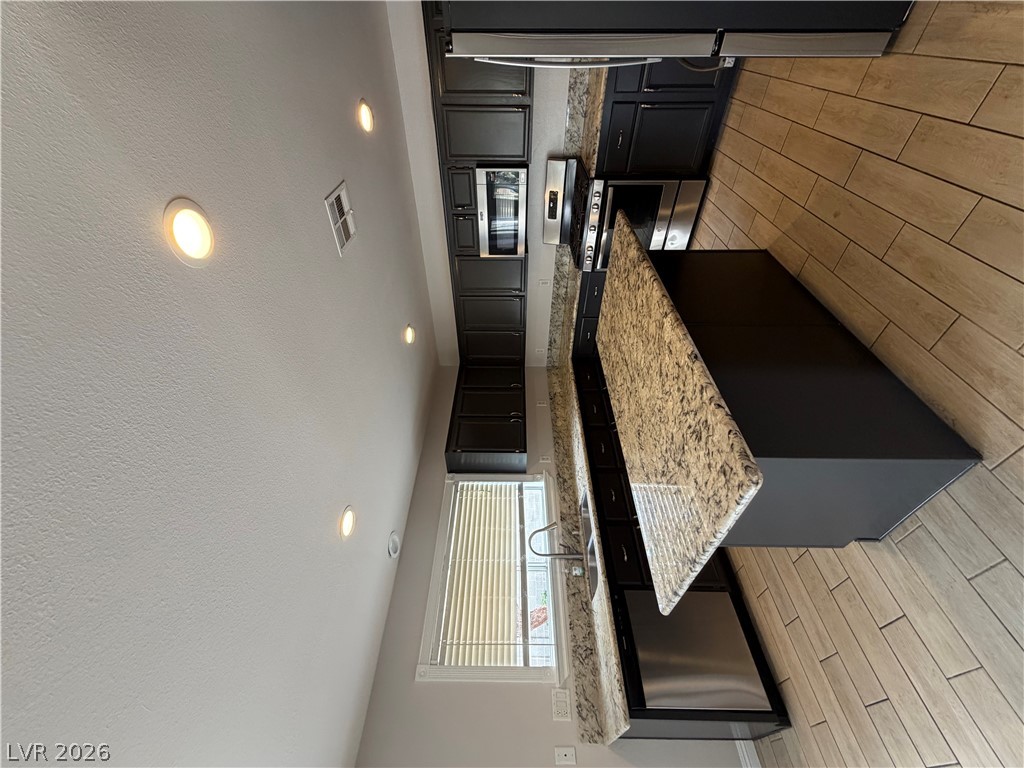 2811525 Property Photo 6
