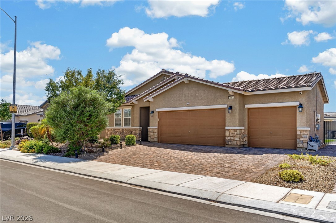 7081 Amber Robin Street Property Photo 2