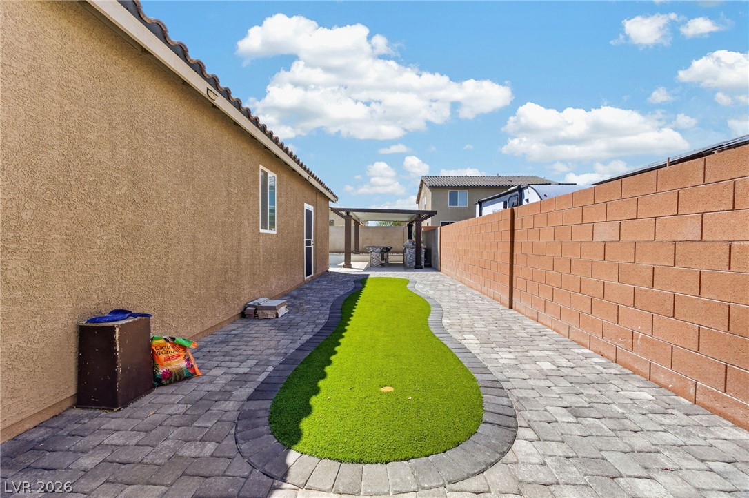 7081 Amber Robin Street Property Photo 40