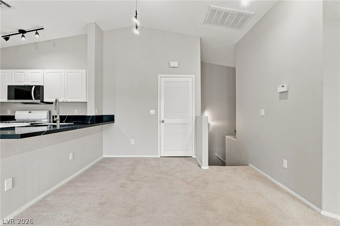 8628 Tomnitz Avenue 101 Property Photo 12