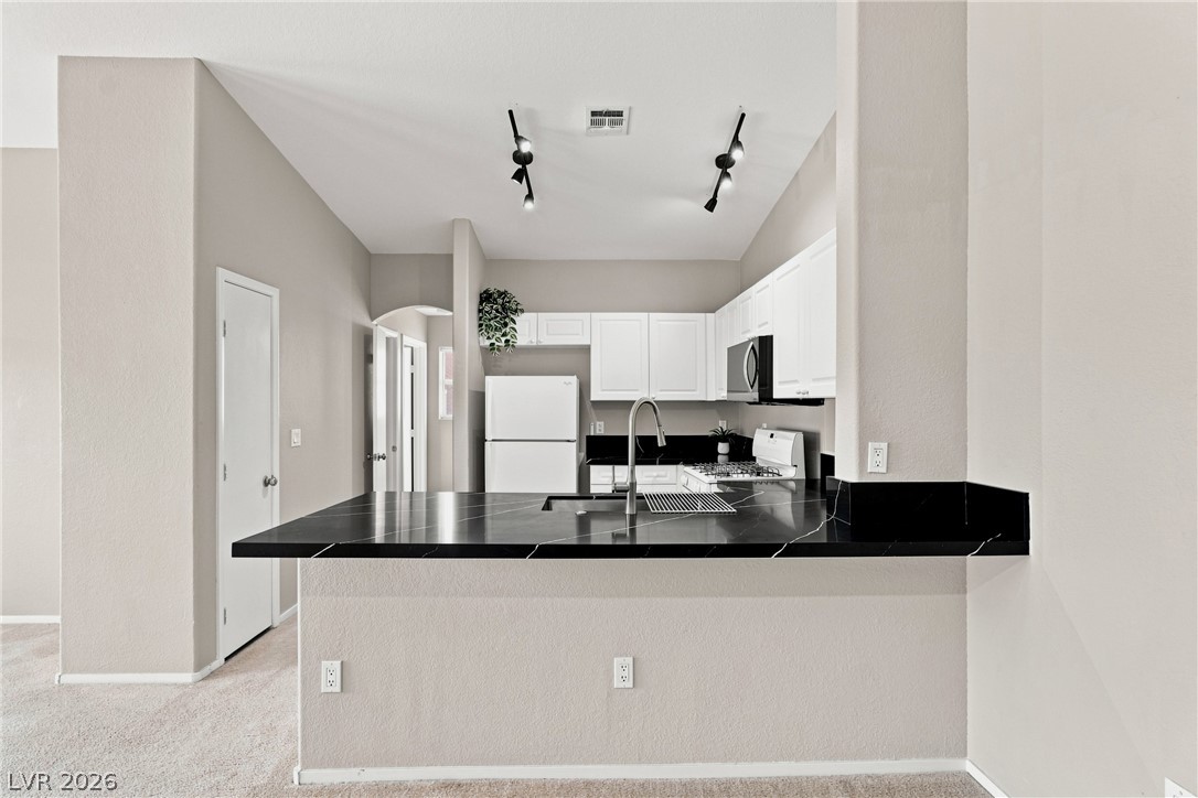 8628 Tomnitz Avenue 101 Property Photo 15