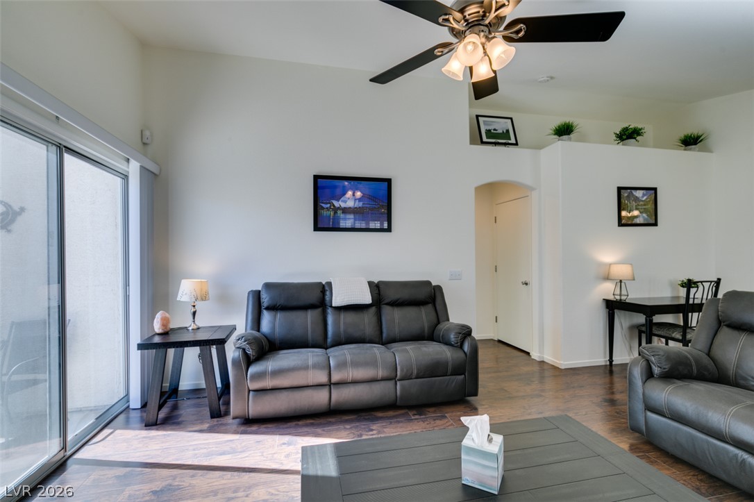 3380 Wayward Court Property Photo 4