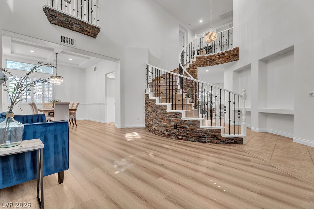 8221 Glistening Rush Street Property Photo 4