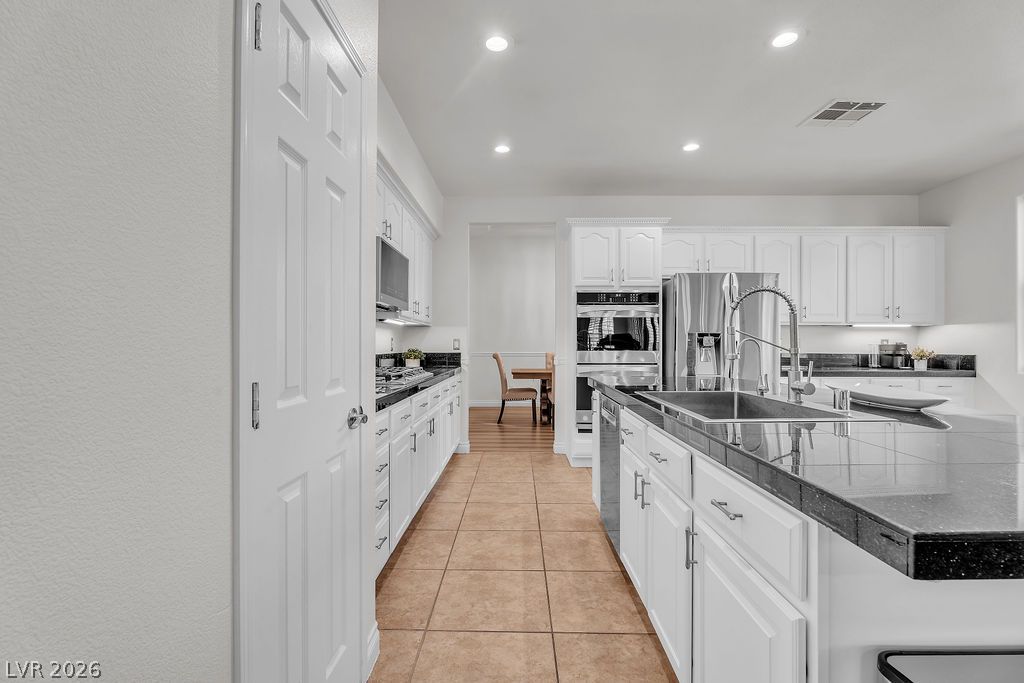 8221 Glistening Rush Street Property Photo 17