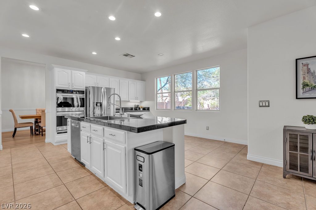 8221 Glistening Rush Street Property Photo 18
