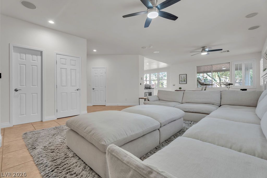 8221 Glistening Rush Street Property Photo 19