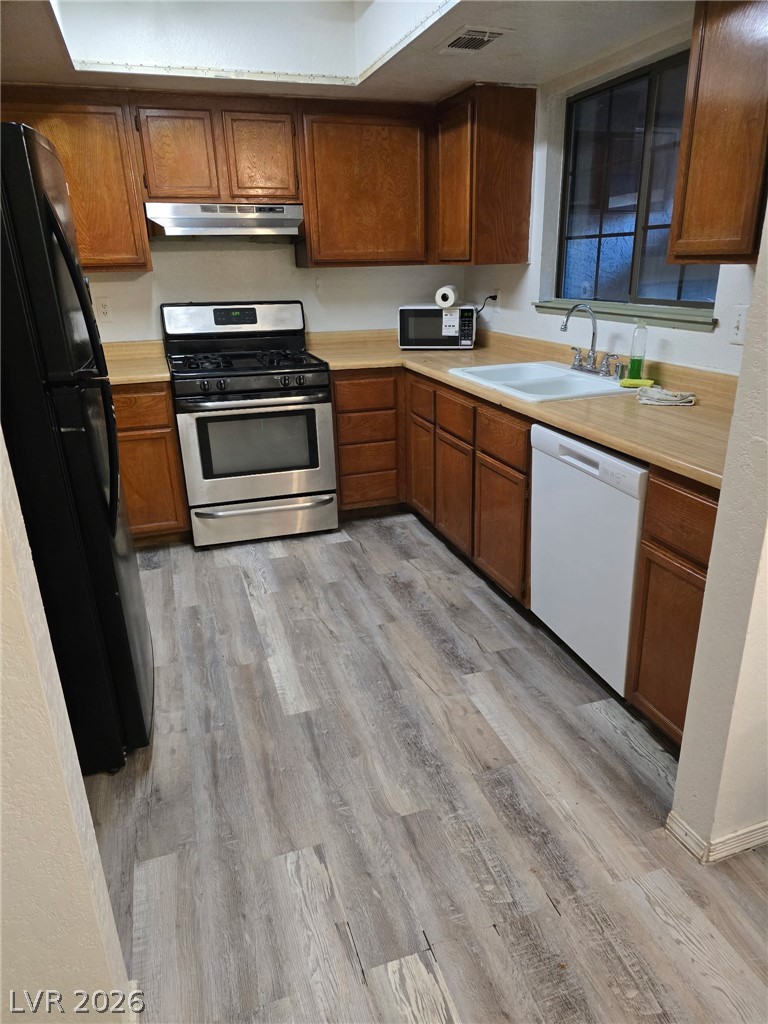 1744 Yellow Rose Street Property Photo 2