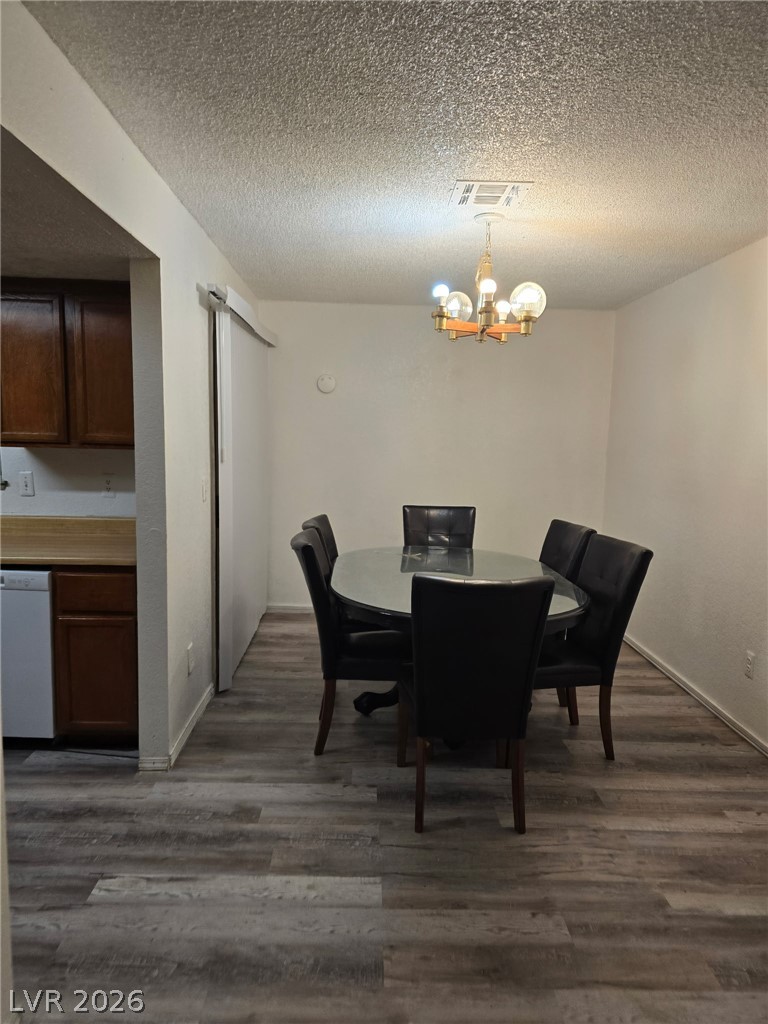 1744 Yellow Rose Street Property Photo 5