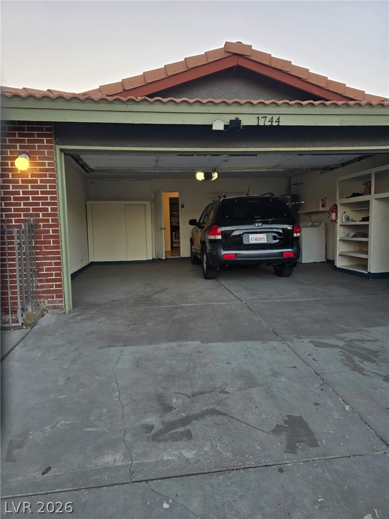 1744 Yellow Rose Street Property Photo 6