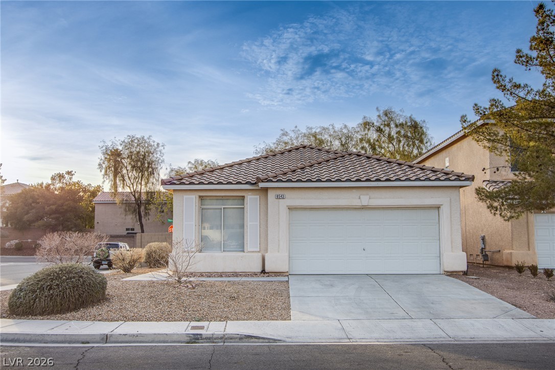 8543 Ebony Hills Way Property Photo 2