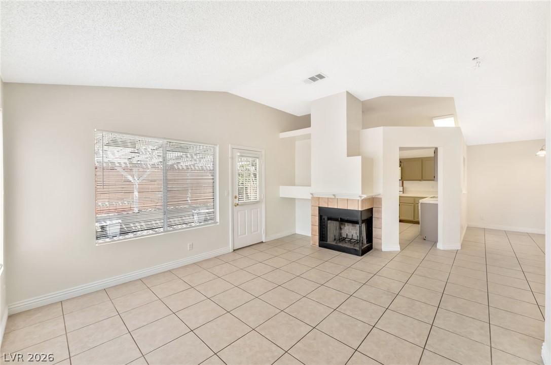 2705 Cheshire Court Property Photo 8