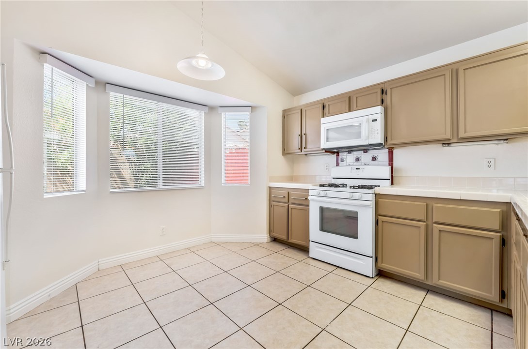 2705 Cheshire Court Property Photo 14