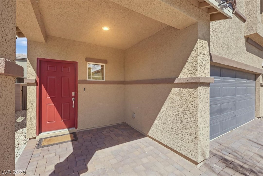 7227 Glimmer Point Street Property Photo 4
