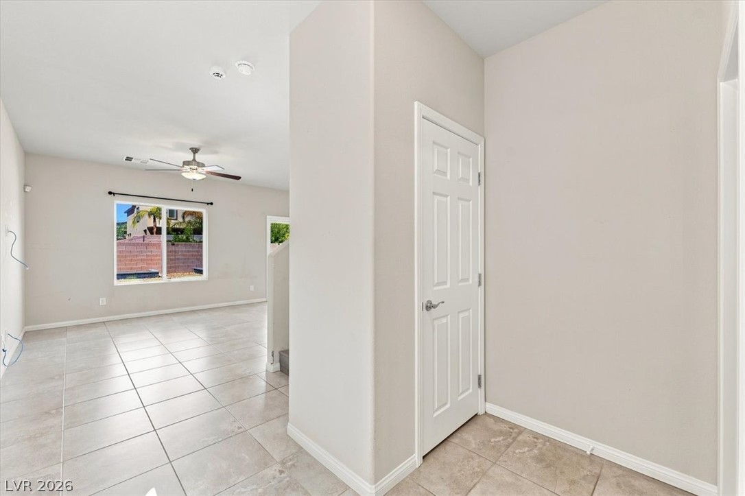 7227 Glimmer Point Street Property Photo 5
