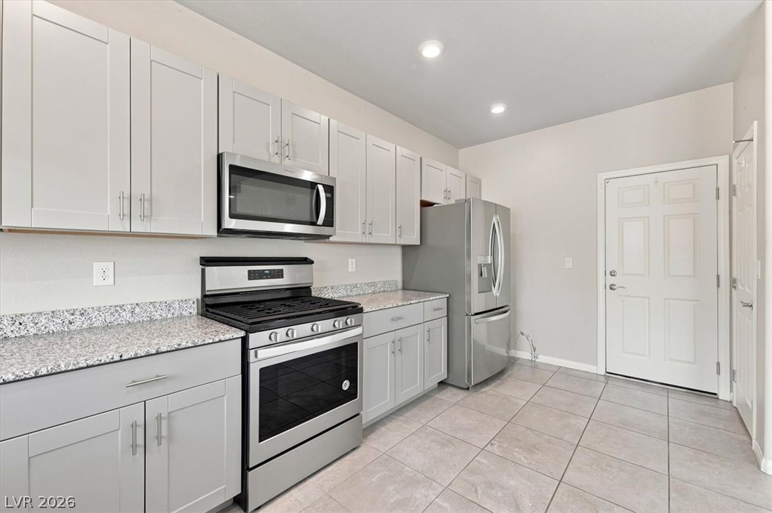 7227 Glimmer Point Street Property Photo 11