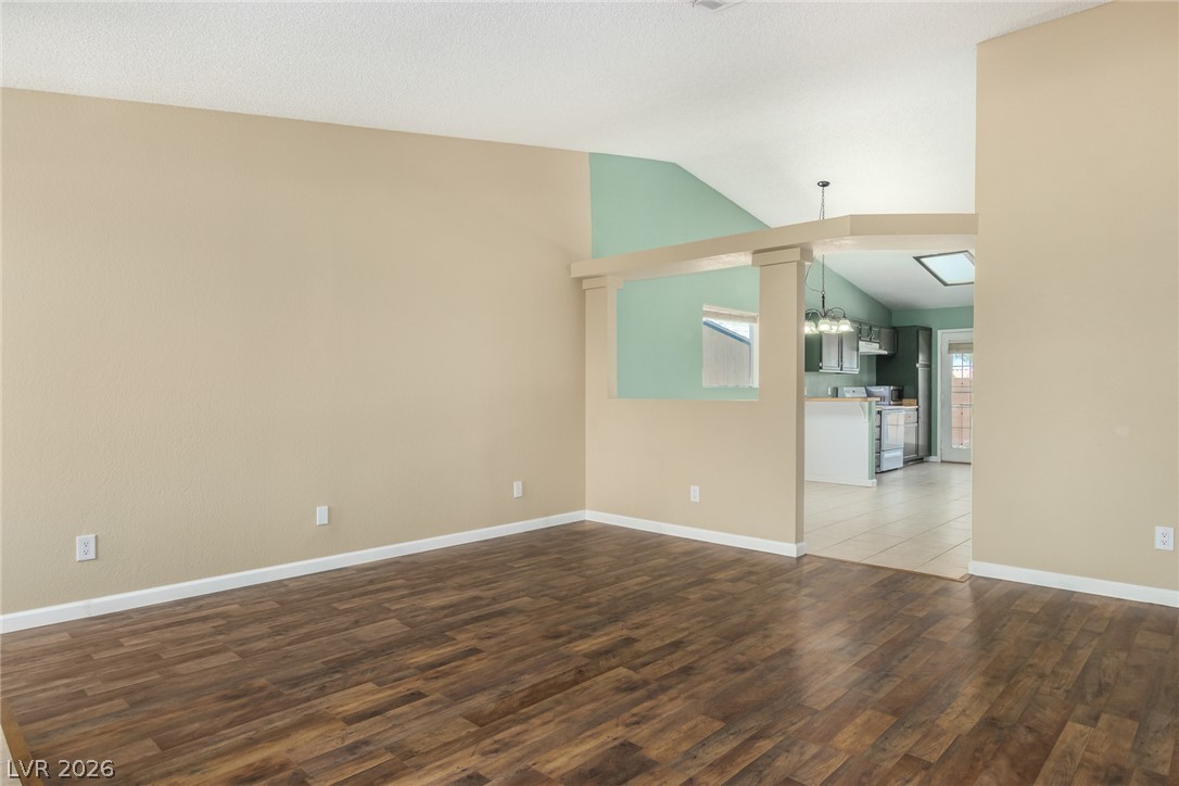 616 Jonathan Glen Way Property Photo 5