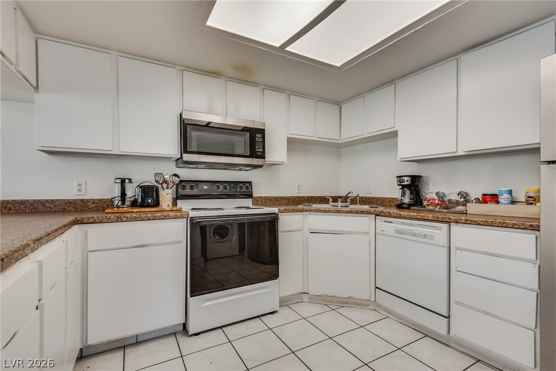 5829 Smoke Ranch Road D Property Photo 17