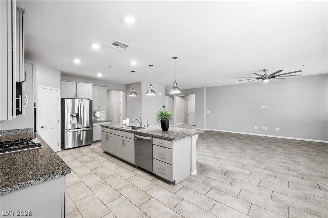 6125 Steinway Avenue Property Photo 9