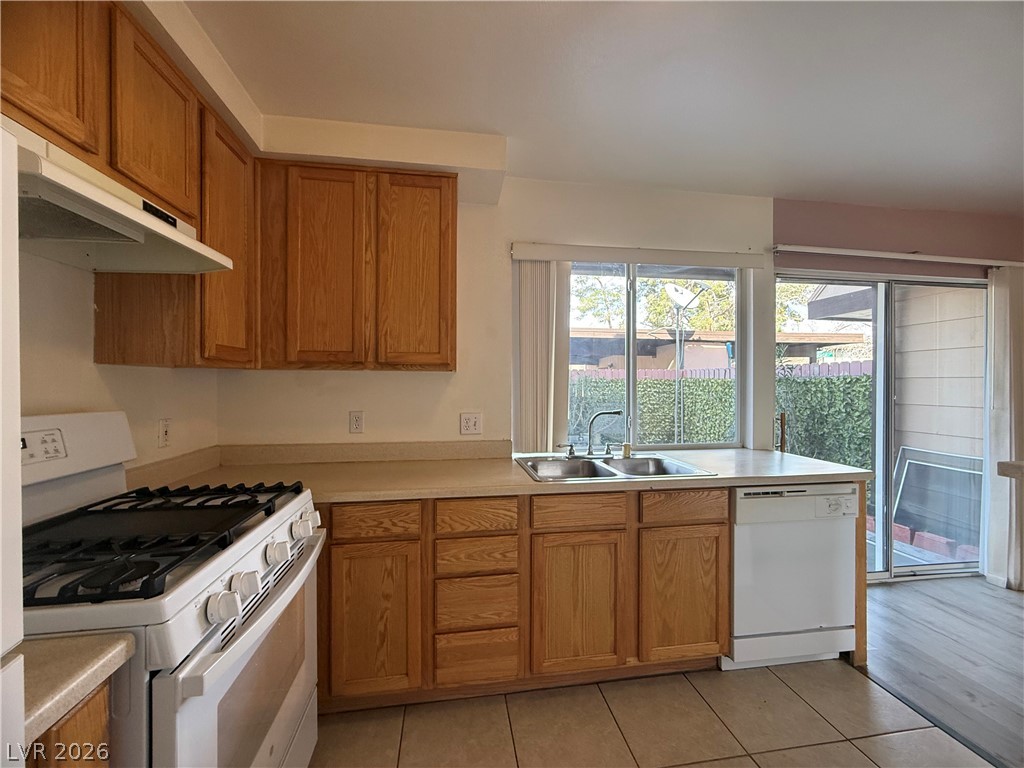6211 Meadowhaven Lane Property Photo 4
