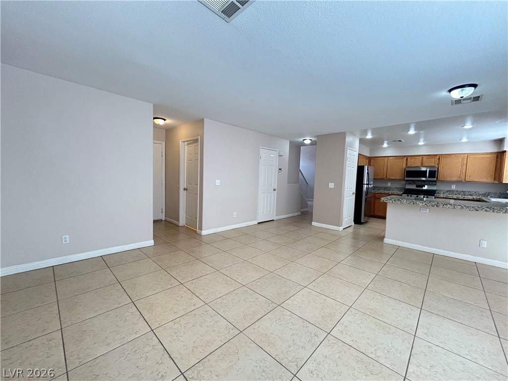 9317 Mountain Cliffs Avenue Property Photo 4