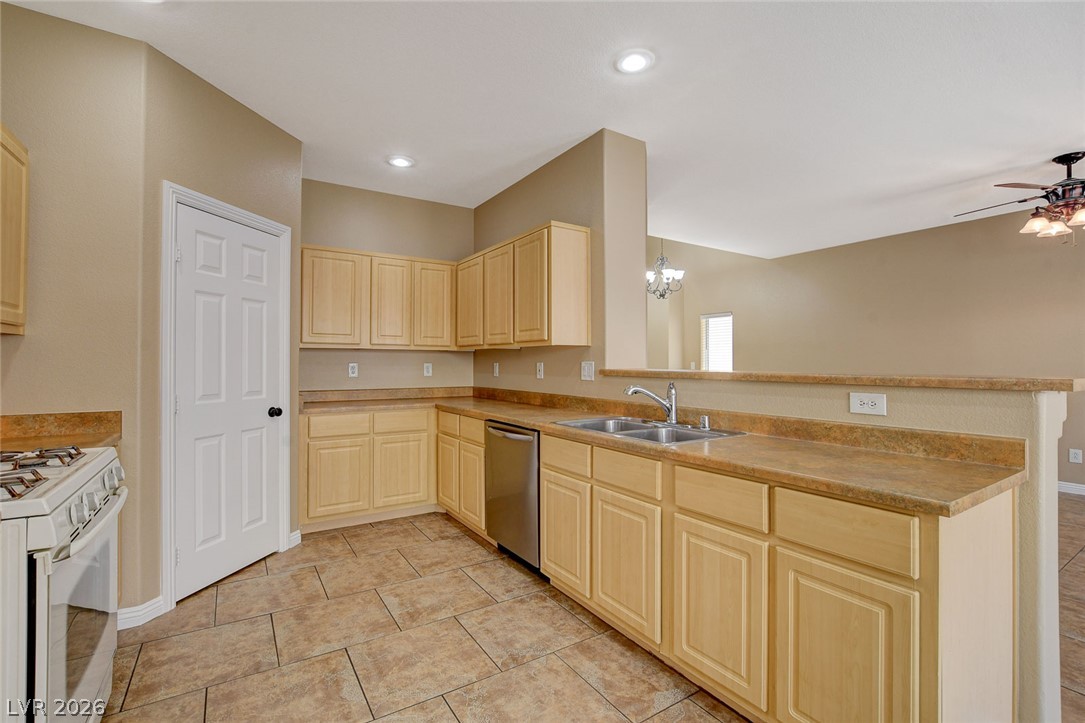 8926 Tomnitz Avenue Property Photo 16