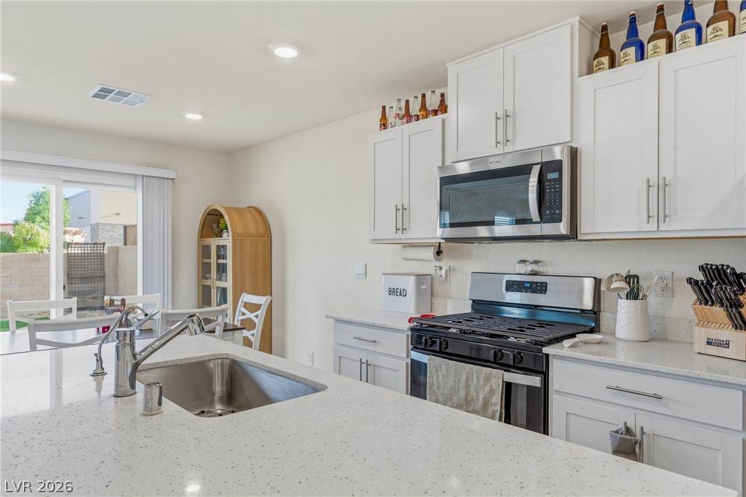 597 Juniper Rock Avenue Property Photo 16