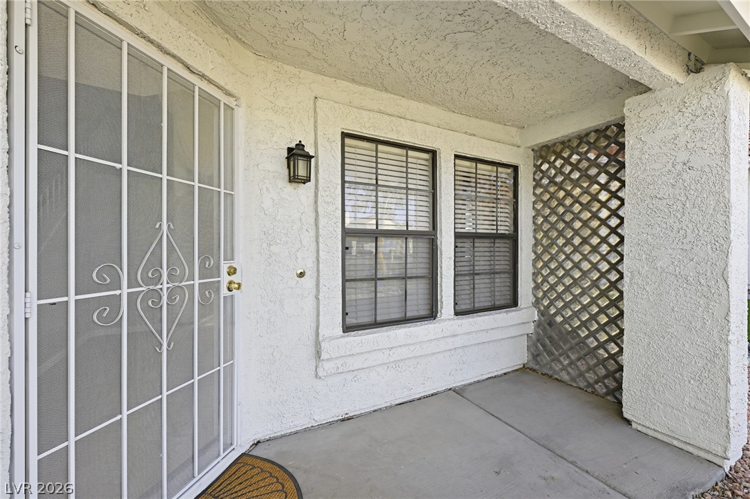 2413 Muirfield Avenue Property Photo 7