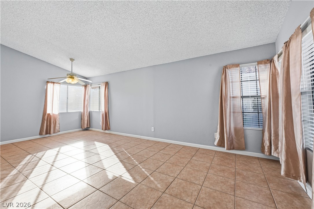 2413 Muirfield Avenue Property Photo 8
