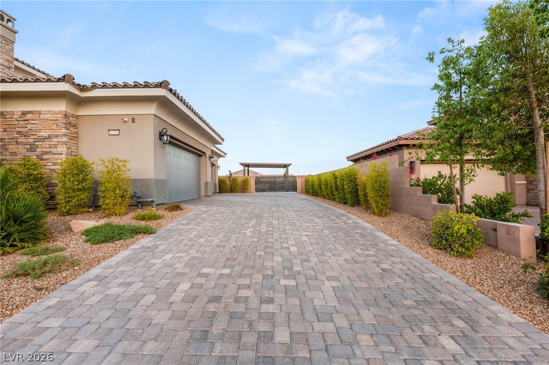 6294 Magnifico Circle Property Photo 2
