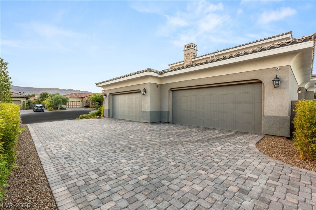 6294 Magnifico Circle Property Photo 3