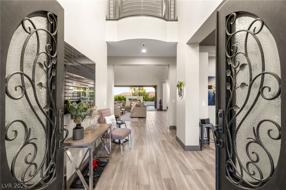 6294 Magnifico Circle Property Photo 4