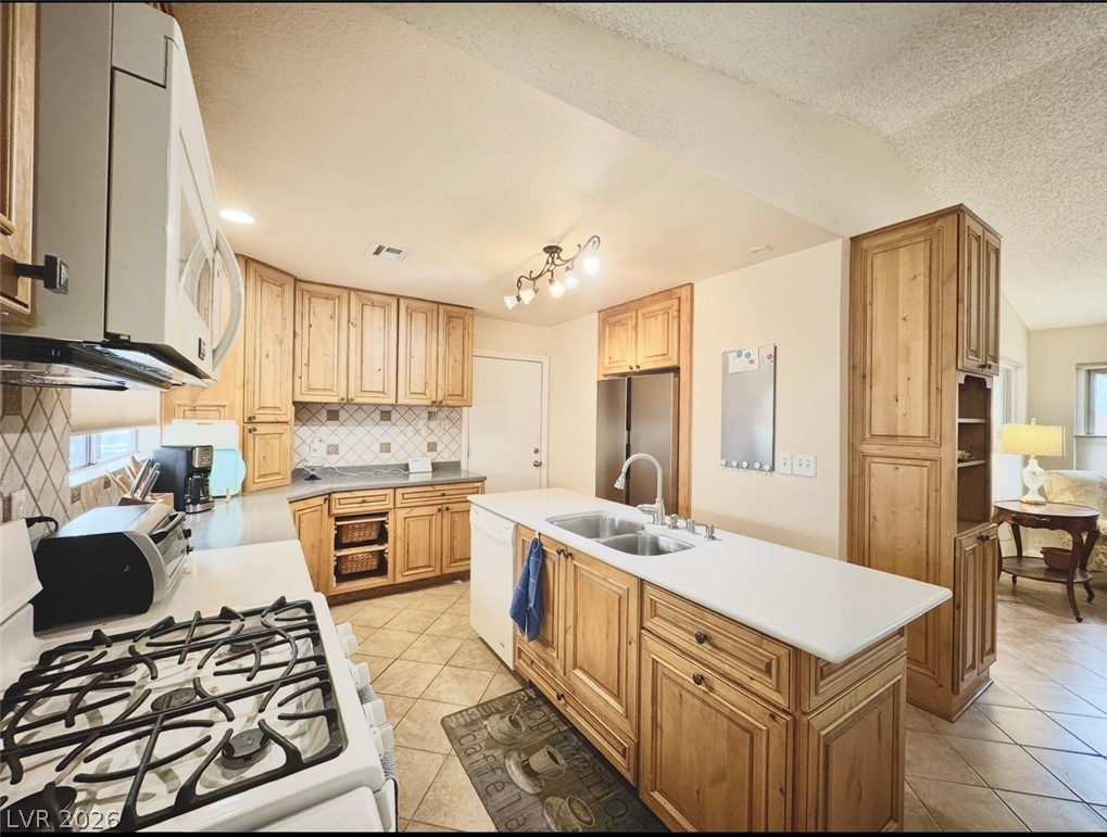 525 Tabony Avenue Property Photo 6