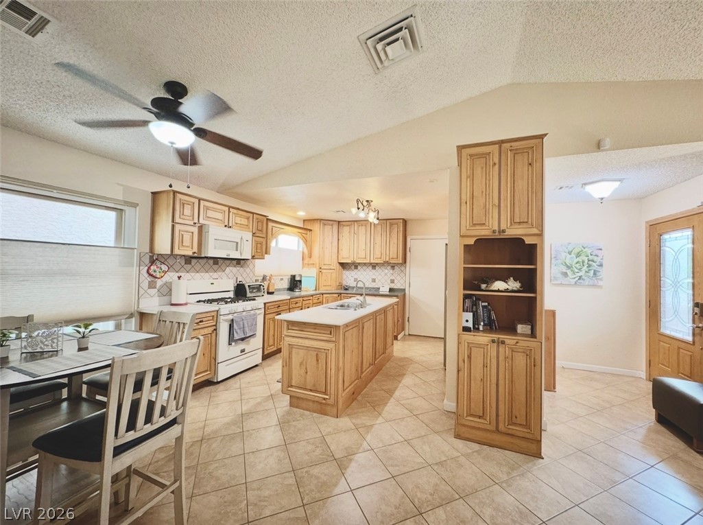 525 Tabony Avenue Property Photo 9