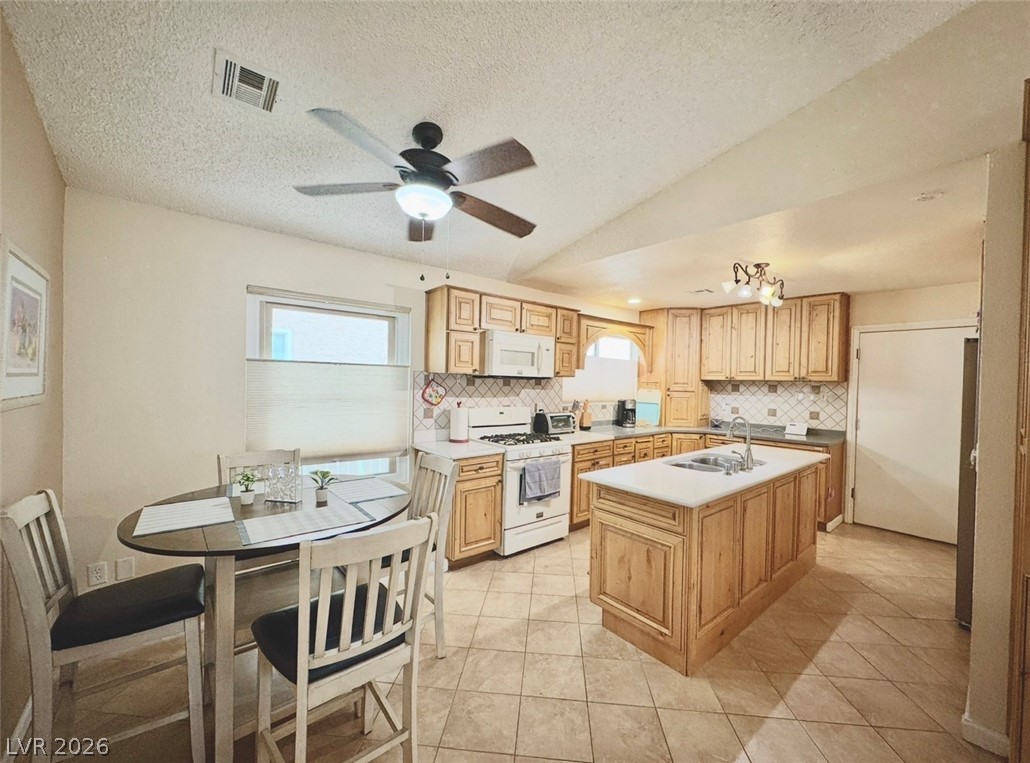 525 Tabony Avenue Property Photo 10