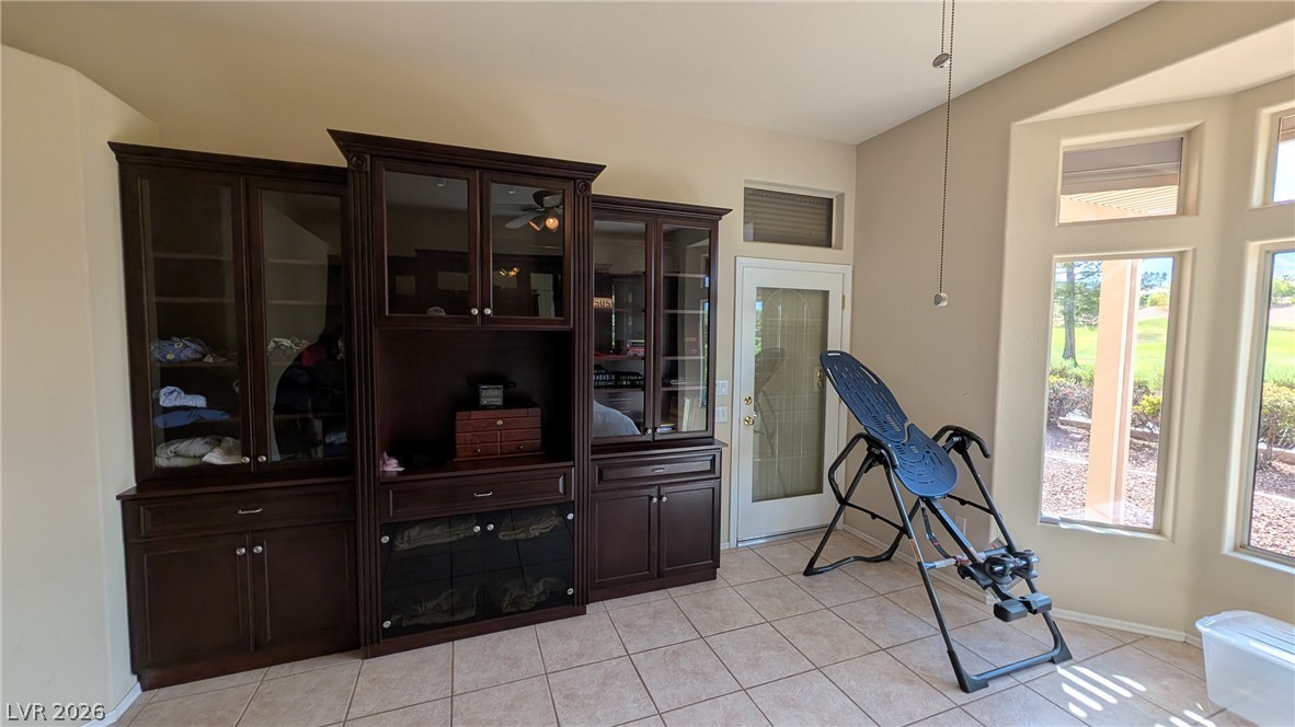 2729 Spalding Drive Property Photo 2