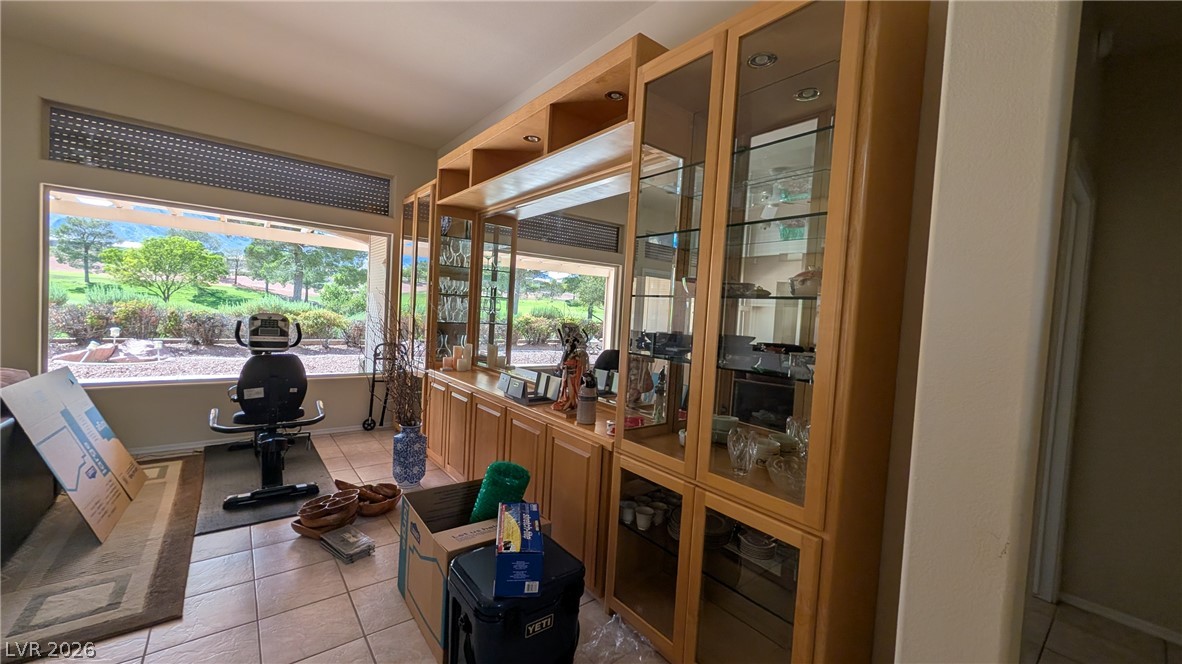 2729 Spalding Drive Property Photo 6