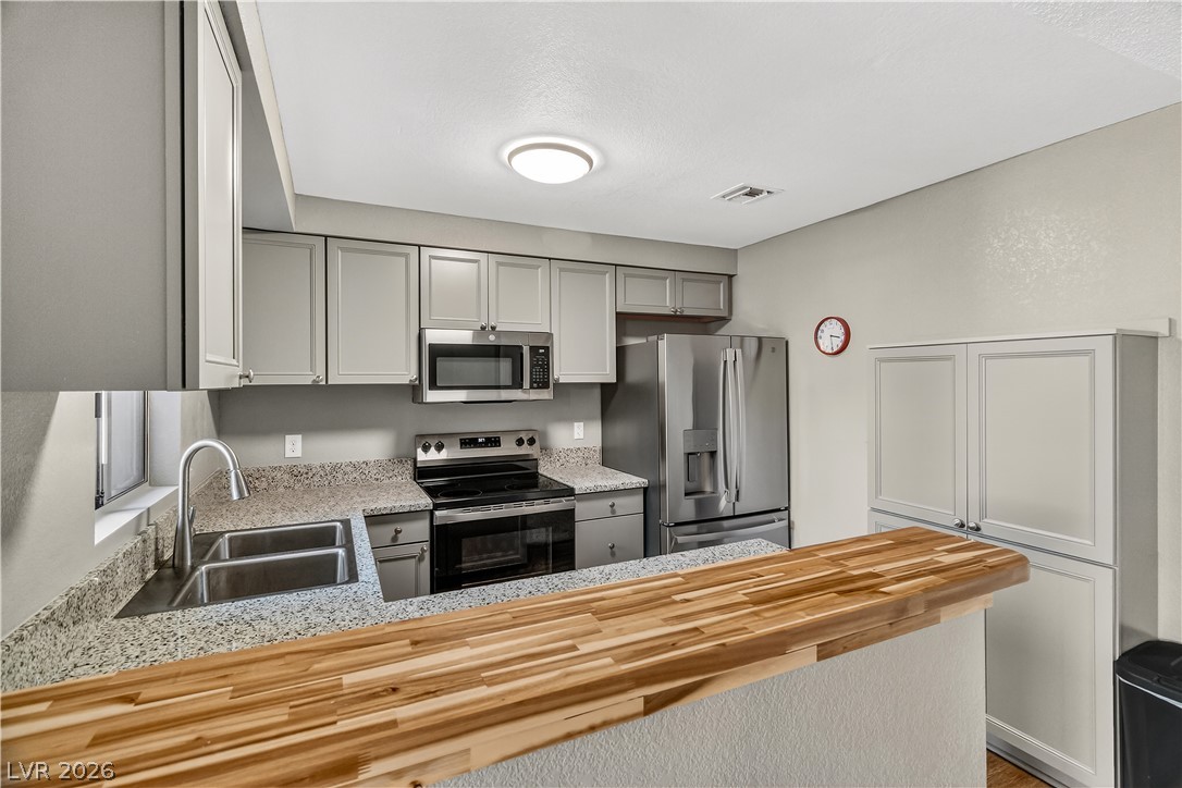 2243 Aspen Mirror Way 102 Property Photo 13