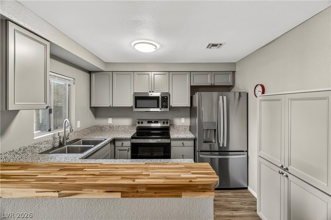 2243 Aspen Mirror Way 102 Property Photo 15
